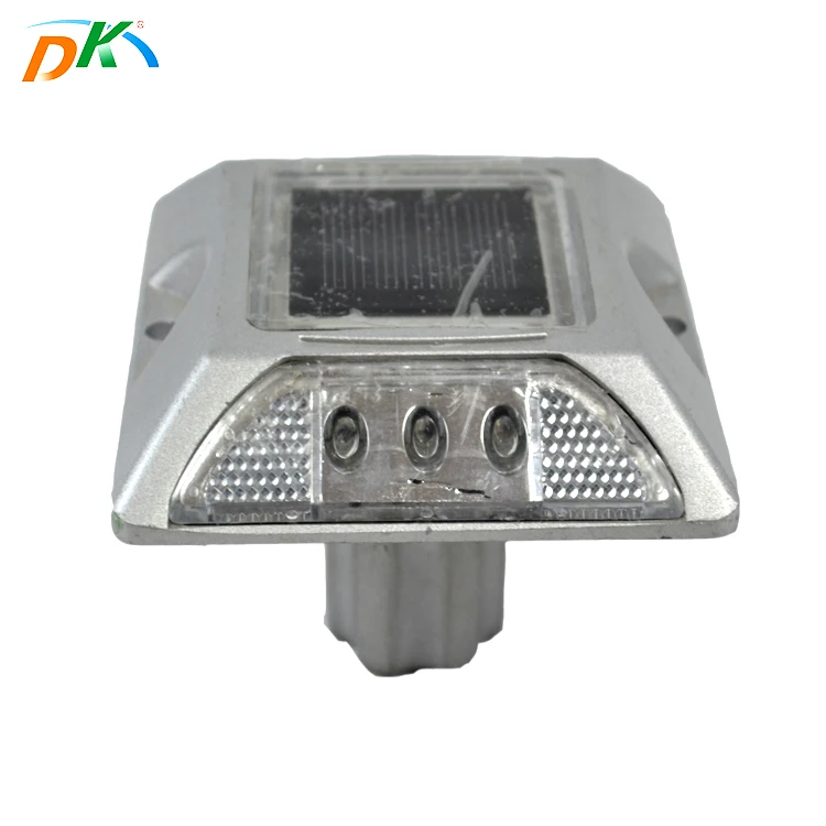 Dk Led Solar Stud Strasse Reflektoren Fur Fahrbahn Sicherheits Strasse Kennzeichnung Buy Led Solar Strasse Stud Strasse Sicherheits Strasse Kennzeichnung Reflektierende Road Stud Product On Alibaba Com