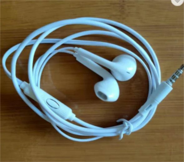 

Headphone wired with microphone New design year 2021 Earphone Low Price headset