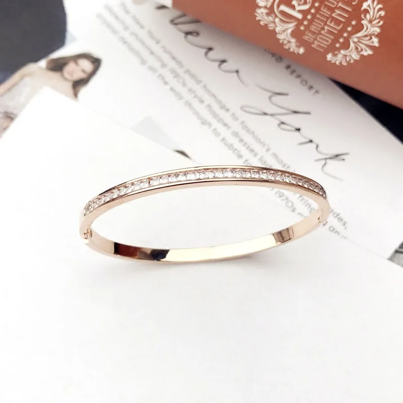 

Hot sell Rose Gold Inlaid Diamond Simple Bangle Fashion Gold Plated Stainless Steel bracelet wholesale