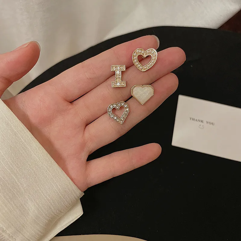 

Vershal A750 Korean 18k Gold Plated Delicate Pearl Rhinestone Heart Stud Earrings For Women