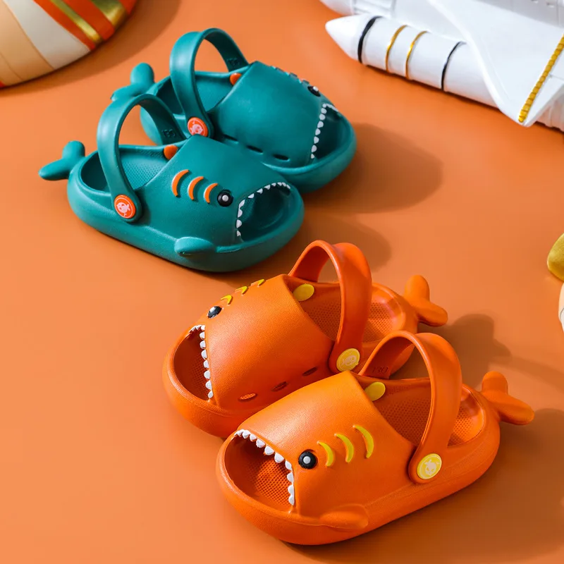 

Children's Slippers baby Hole Shoes Cartoon Shark shape boy slide slippers Beach Non Slip Baby Boys slide sandals, As shown in figure