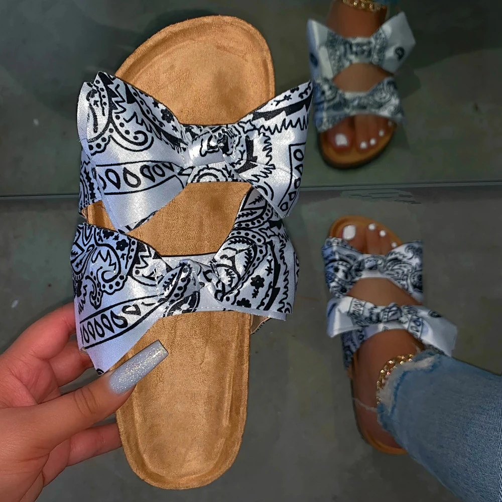 

China Factory Wholesale Printed Silver Satin Ladies Sandals High Quality Women Slides Sandals Cool Beach Sandals, Customized color