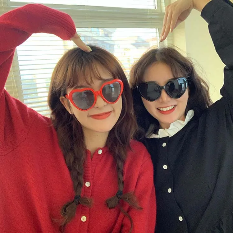 

2021 Red Woman Shades Sun Love Light Love Heart Sunglasses