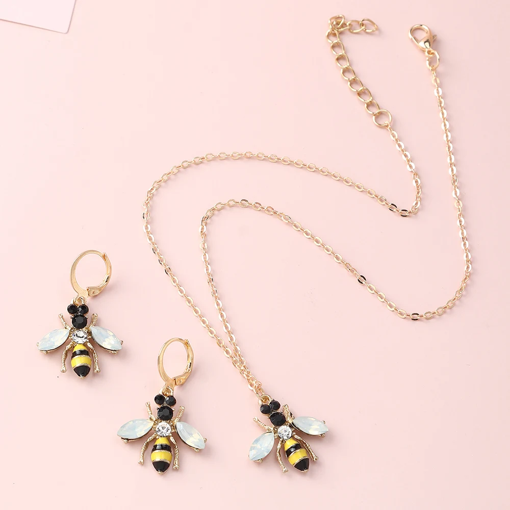 

Wholesale Fashion Jewelry Colorful Gold Honey Bee Diamond Necklace Earrings Jewelry Set For Women