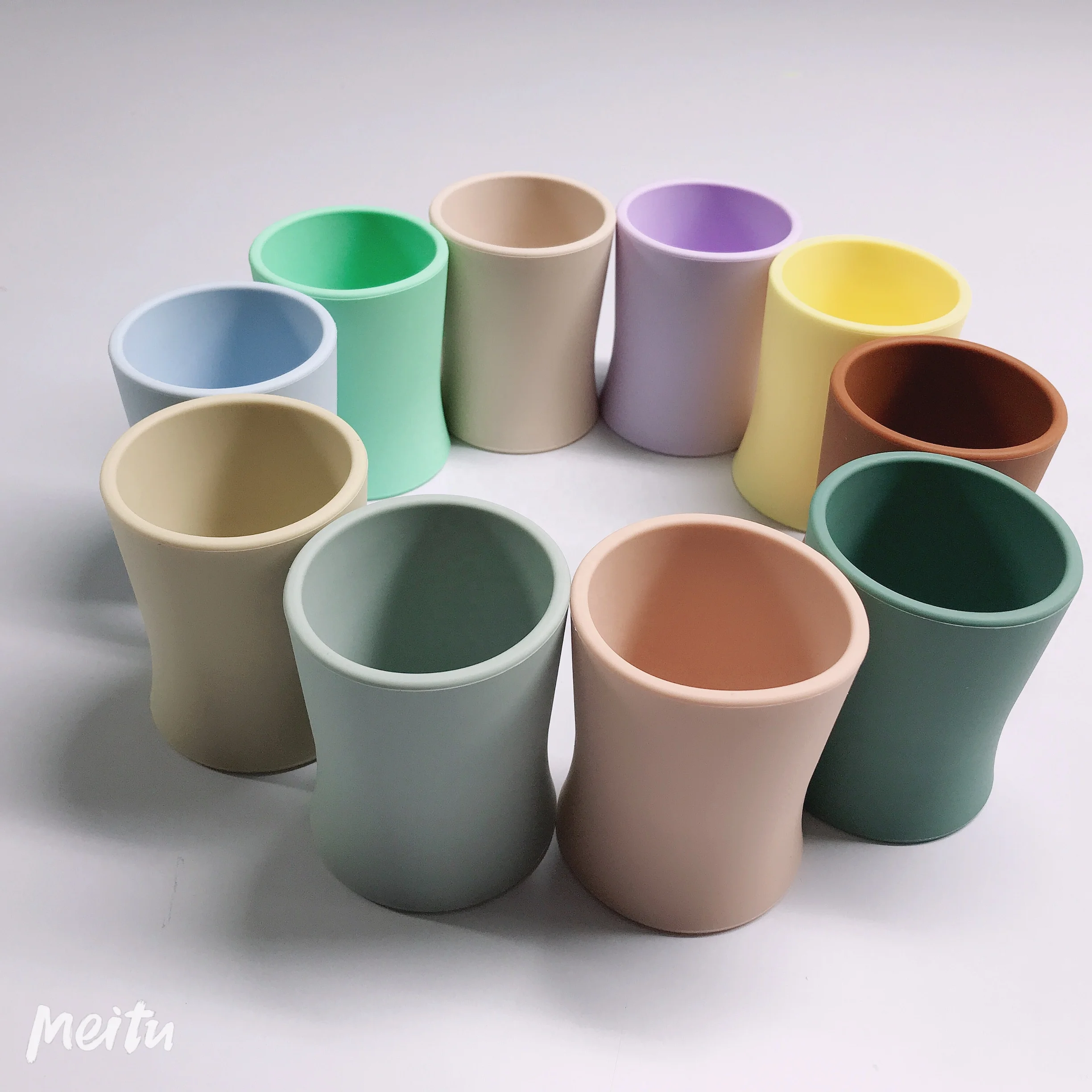 

Enviromental Protection Portable Water Cup Children's Silicone Water Cup Drinking, Customized color