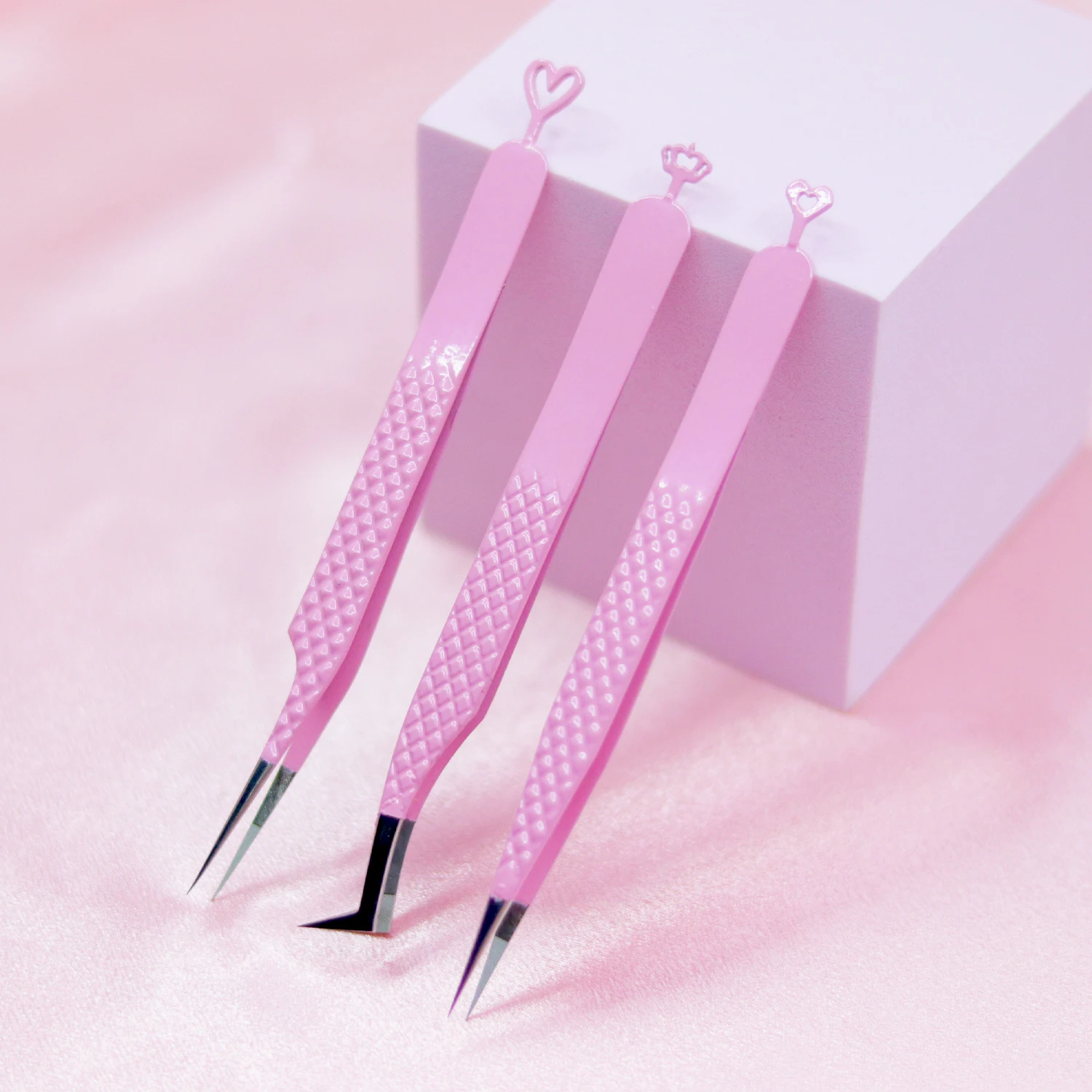 New Heart Print Nano Fiber Tip Lash Extension Tweezers Professional Private Logo L Type 75 Degree Fine Pointed Eyelash Tweezers