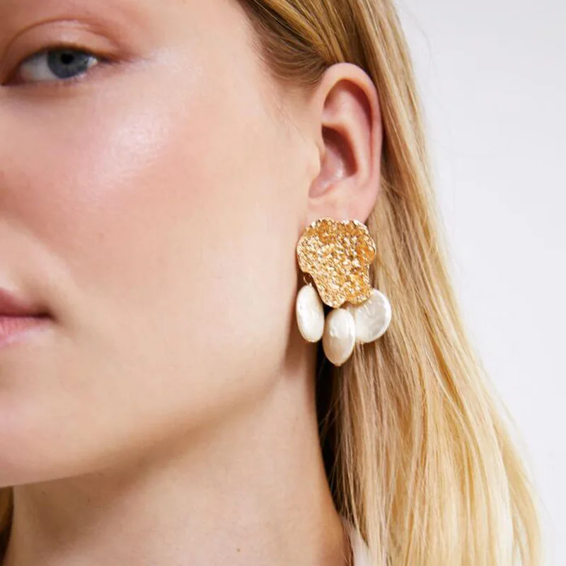 

2020 Hot Sale Women Gold Plated Dangle Earring Fashionable Matte Texture Pearl Drop Earrings, As picture show
