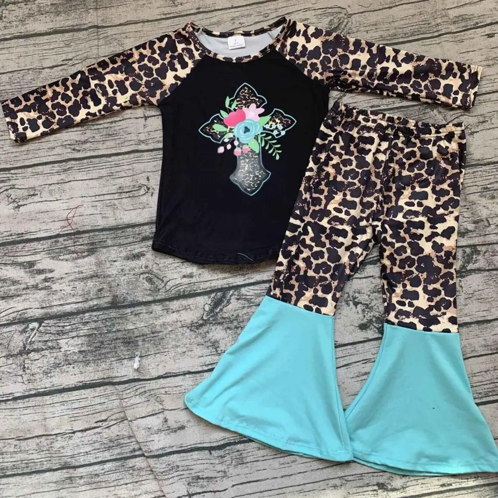 

Children's Boutique clothing Set Cute Easter Baby Girl Cross Pattern Shirt and Leopard bell-bottomed Pants Flare Girls Set, Same as picture