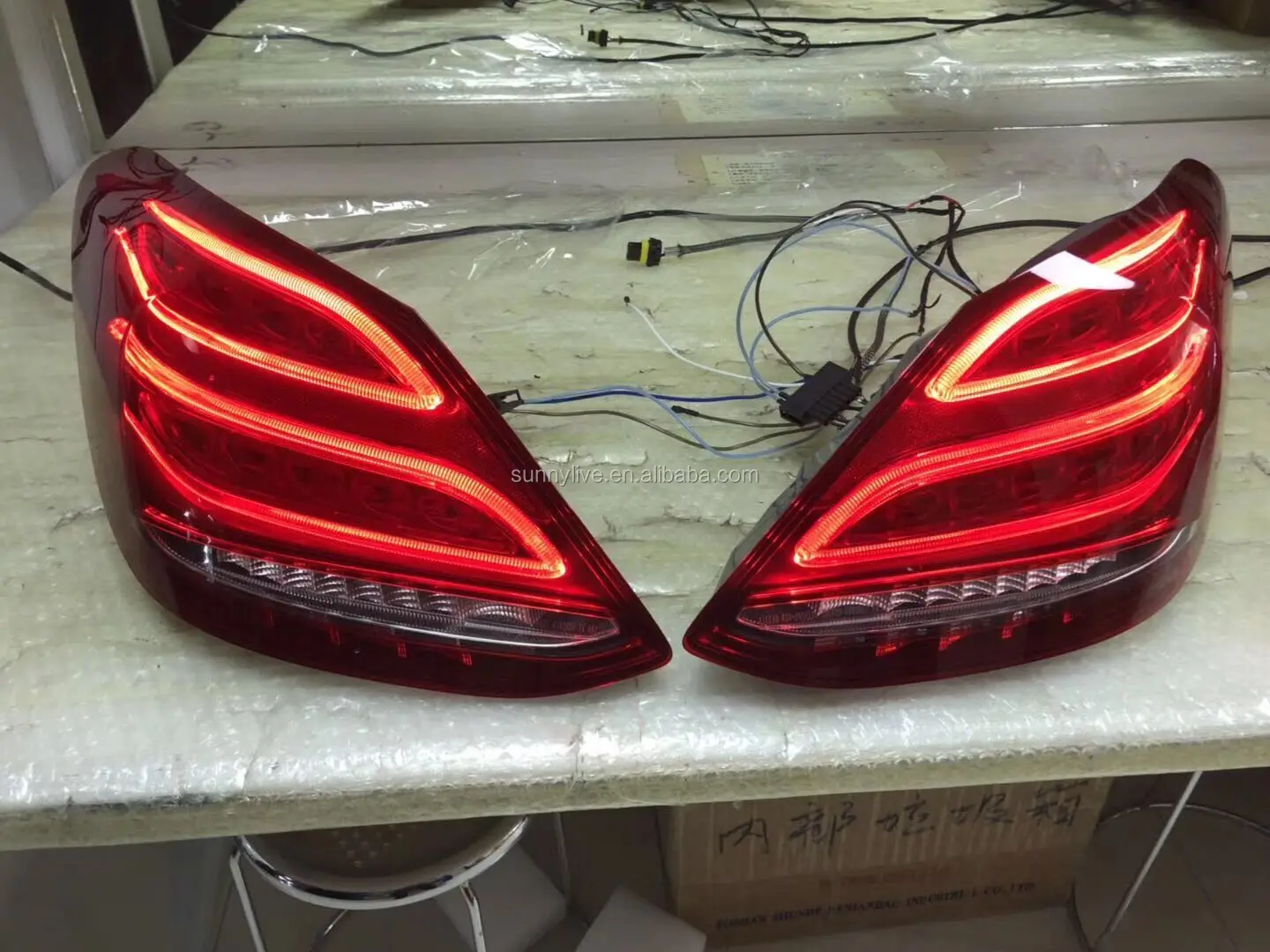 w205 tail light