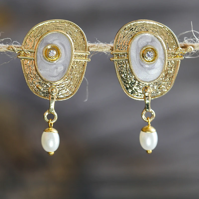 

European and American Creative Gold-plated Enamel Diamond Earrings Bride Pearl Earrings