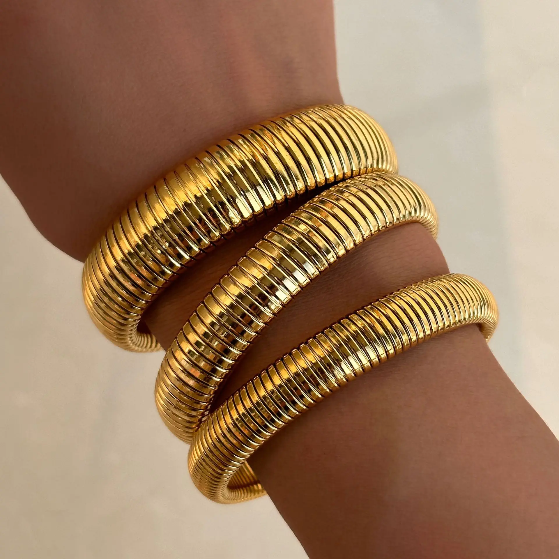 

Fashion Stainless Steel Snake Spiral Cuff Bracelets & Bangles 18K Gold Plated Chunky Single Cobra Bracelet Jewelry For Women