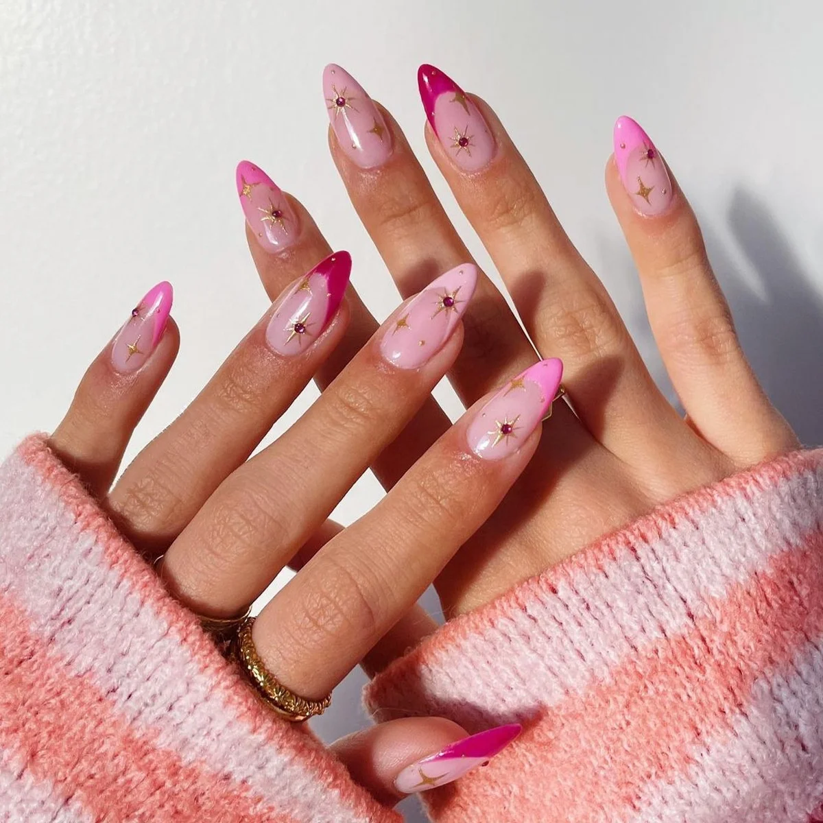 

Press On Nail Supplies Wholesale Custom 24pcs Artificial Fingernails Almond Pointed Pink Press On Nail Short For Women