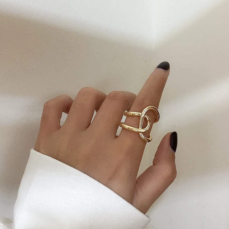 

Vershal New arrival 18K Gold Plated Fashion Personality Minimalist Atmosphere Twisted Metal Ring, Gold color