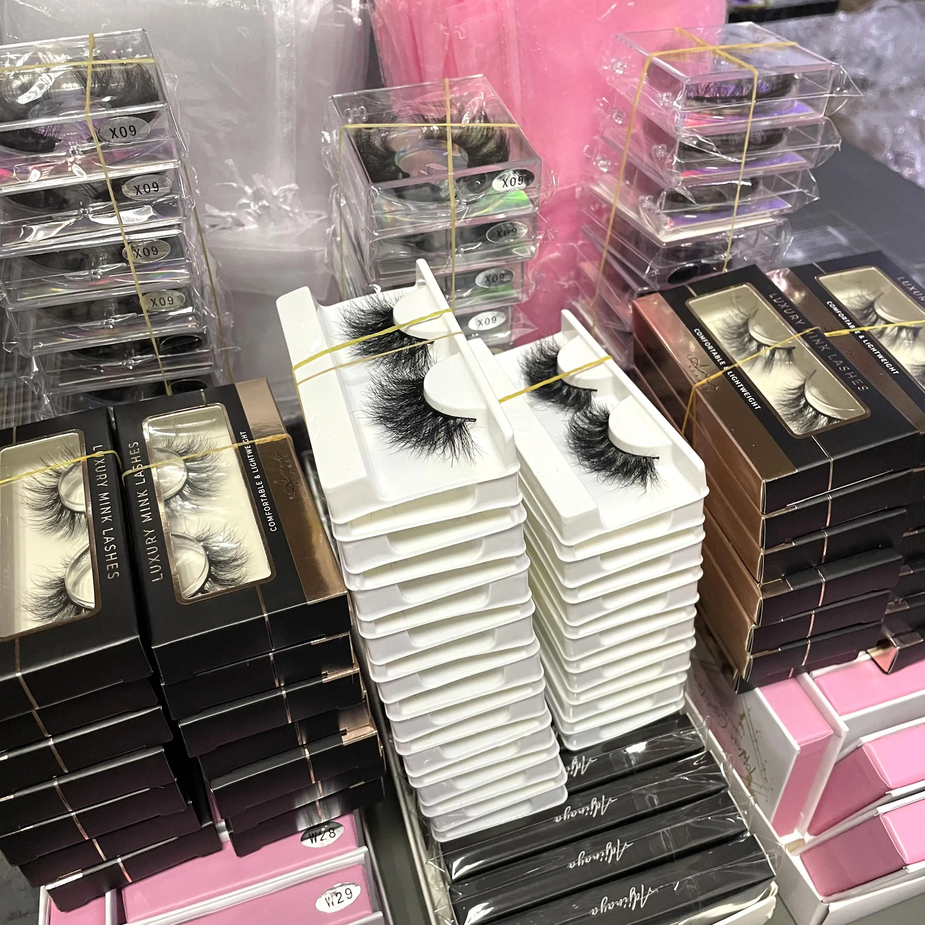 

Free Sample Fluffy 25mm Mink Eyelash Custom Lash Boxes Packaging Private Label Mink Lashes3d Wholesale Vendor