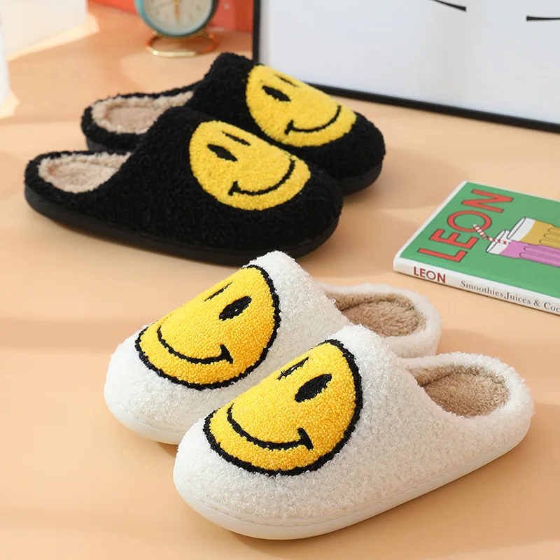 

2022 HONOUR ME Wholesale Cute Smile Slippers Smile Face Pattern Slides Ladies Winter Indoor Flat Warm Happy Face House Slippers