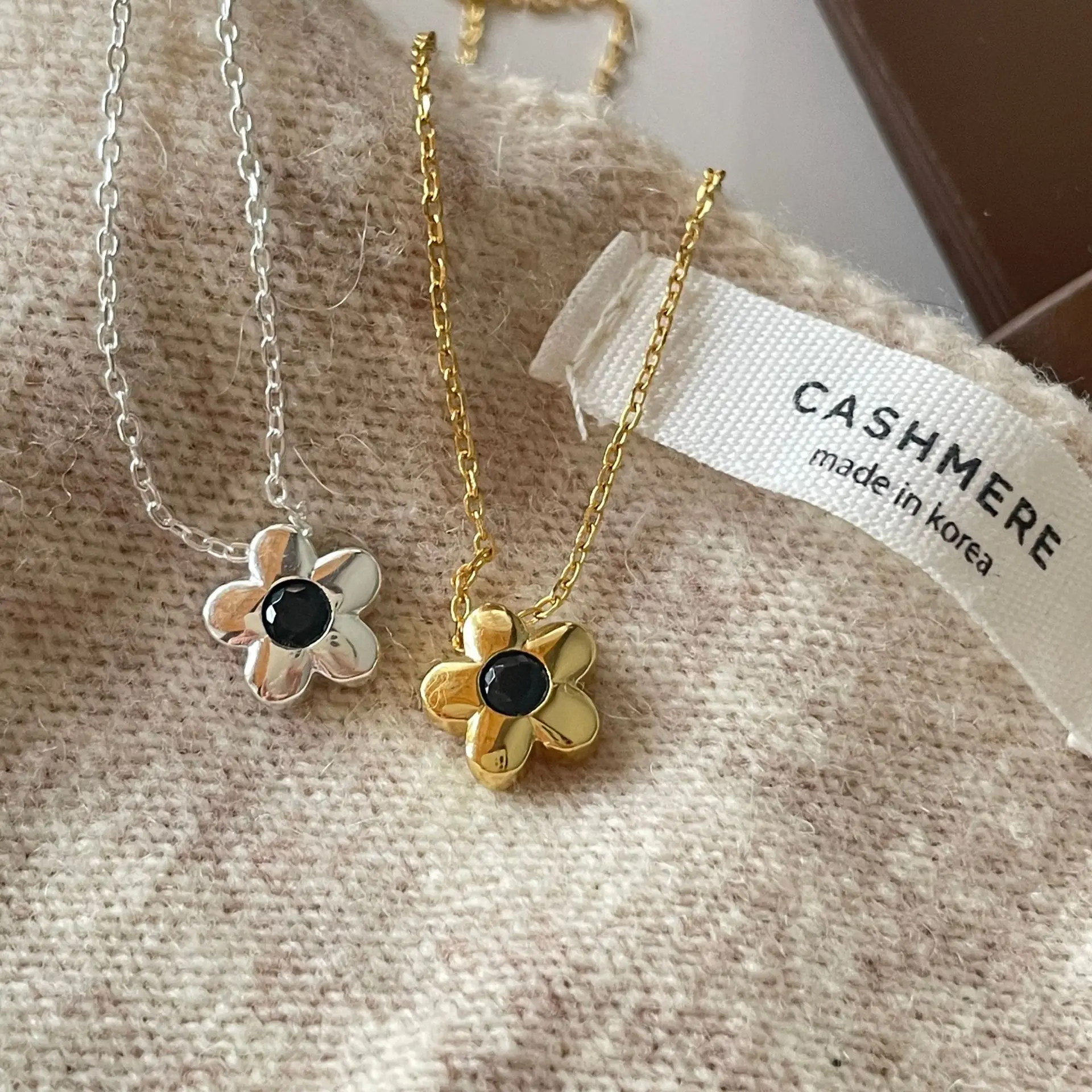 

VIANRLA 925 sterling silver flower pendant necklace minimalist floral necklace