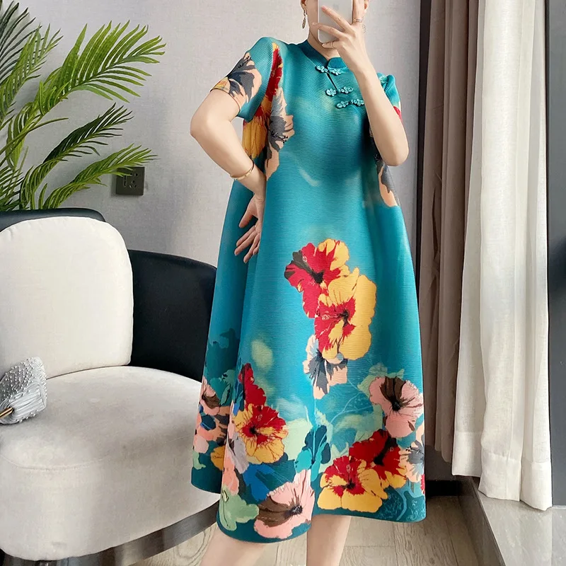 

Miyake Wrinkle Style Short Sleeve Standing Collar Dress Mother's Chinese Style Retro Print Shake Spring dress, Shown