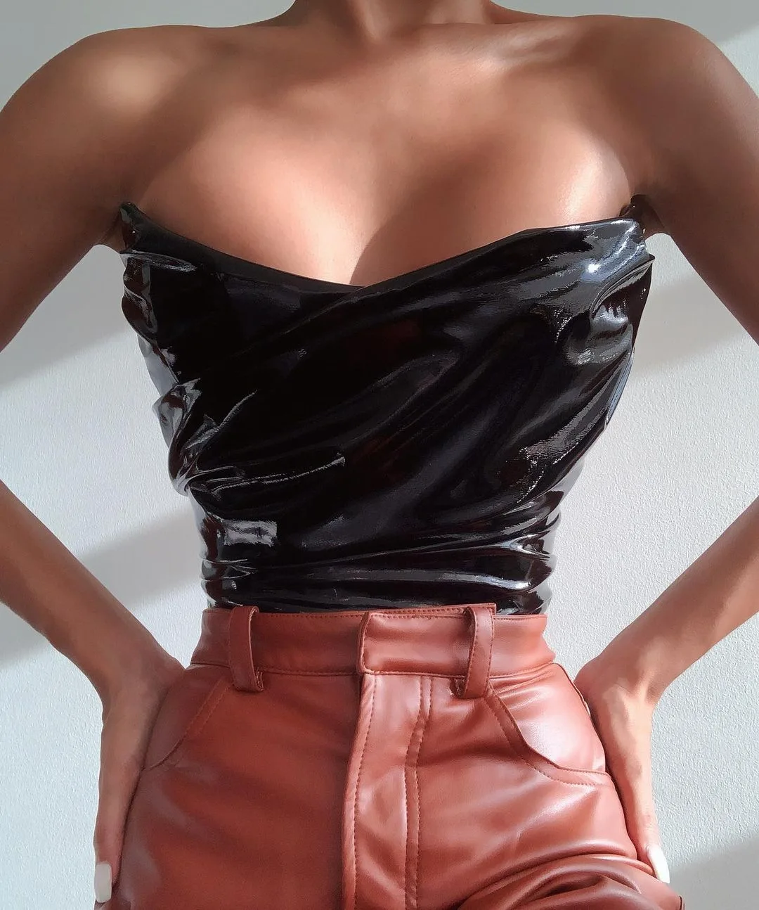 

2021 new arrivals summer collection off shoulder women PU leather fashion crop top