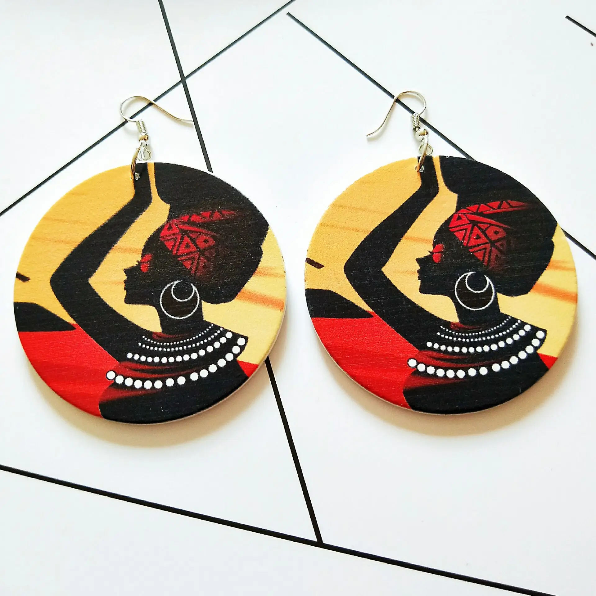 

2021 Newest Design African Human Head Round Statement Earrings Handmade Wooden Earrings