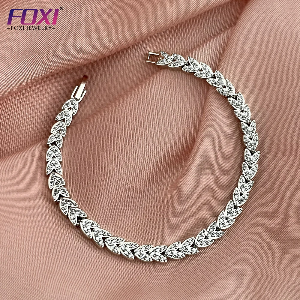 

2022 trendy and popular design heart-shaped exquisite zircon inlaid row charm women's Bracelet