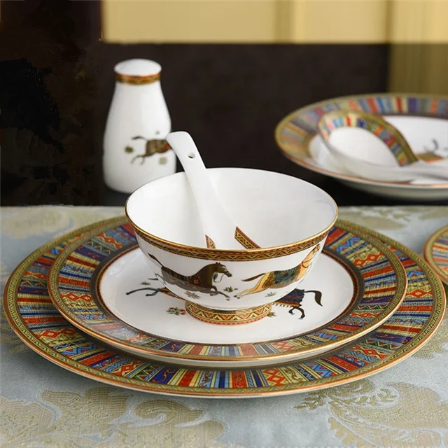 

Hot Selling 4 Pcs Nordic Luxury War Horse Dining Room Sets Porcelain Dishes Plates With Gift Box