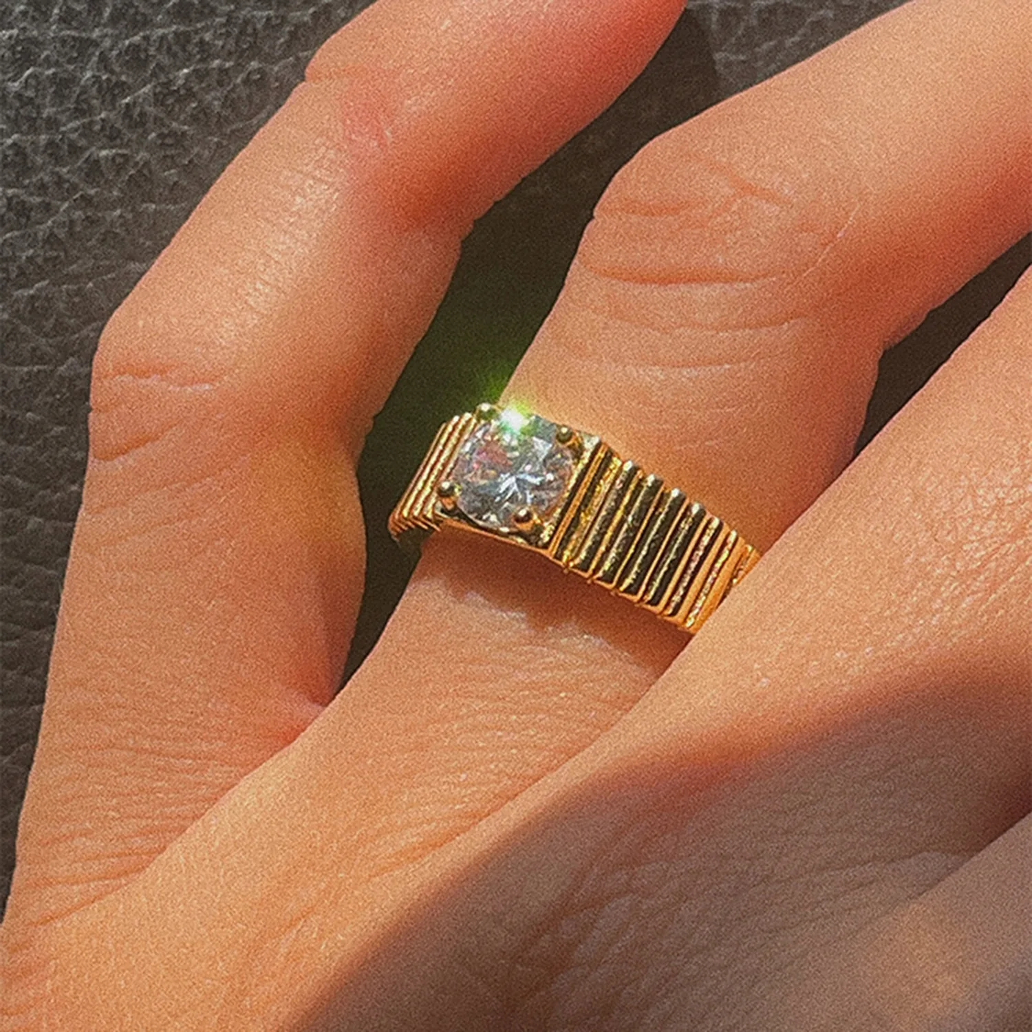 

Fashion Summer Net Red Titanium Steel 18K Gold Filled StainlessSteel Striped Zircon Ring For Women