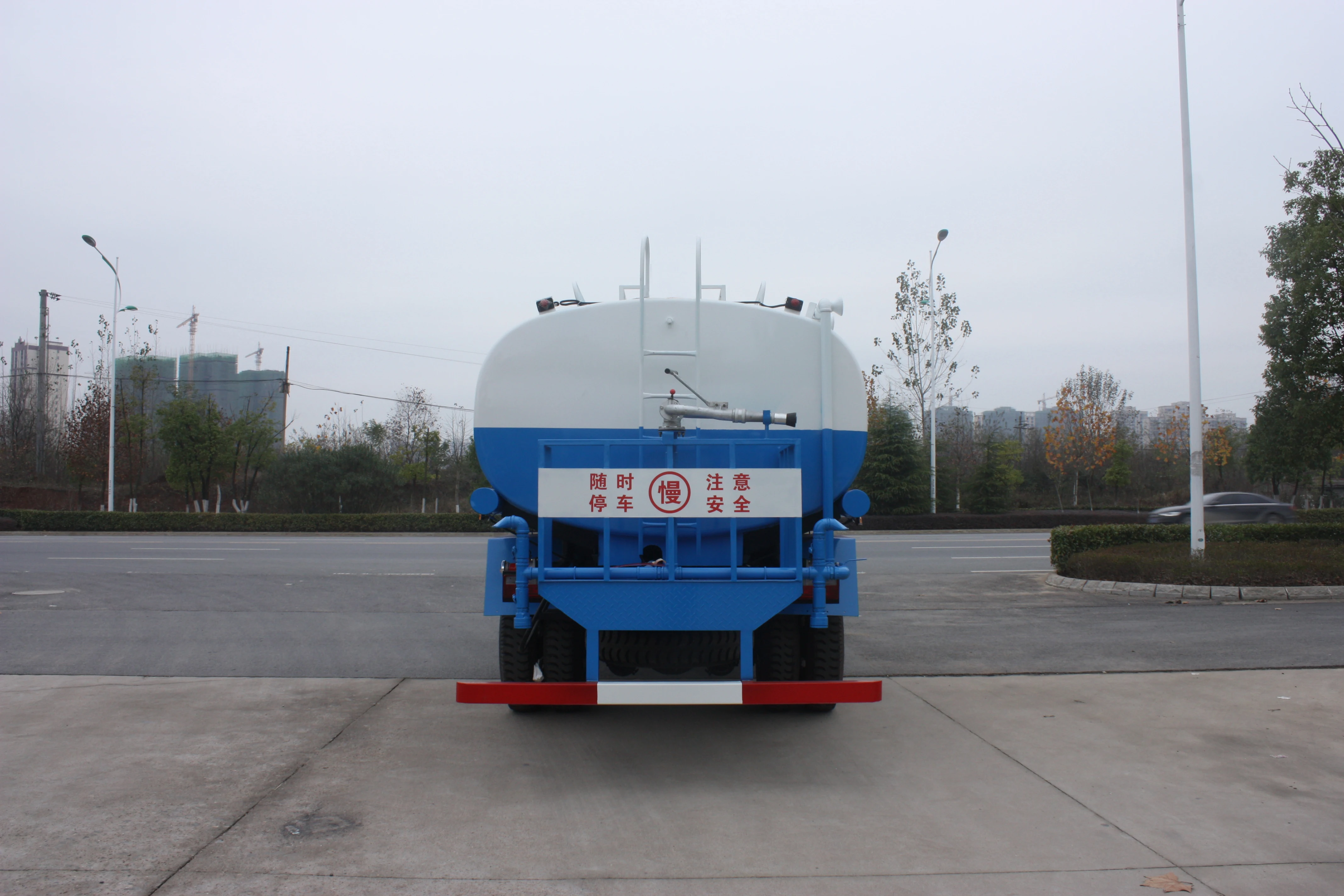 
Dongfeng 4x2 Diesel Type 10000 Liters Stainless Steel Water Tank Truck 