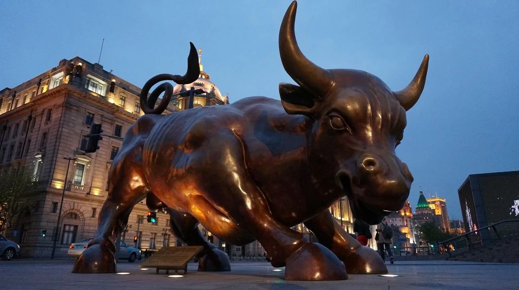 bronze statue2.png