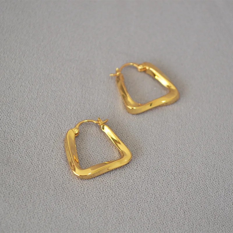 

INS simple metal style triangle twist flower geometric ear hook 18k gold hoop earrings wholesale women drop earrings