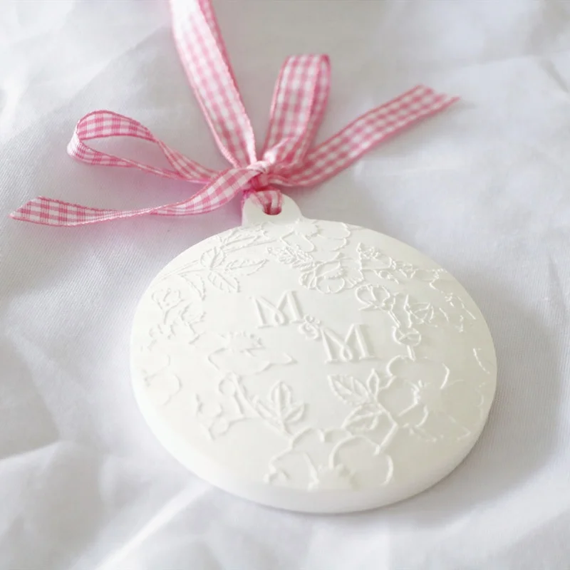 

Round White Customized LOGO Gift Set Plaster Scented Hanging Ceramic Aroma Diffuser Stone