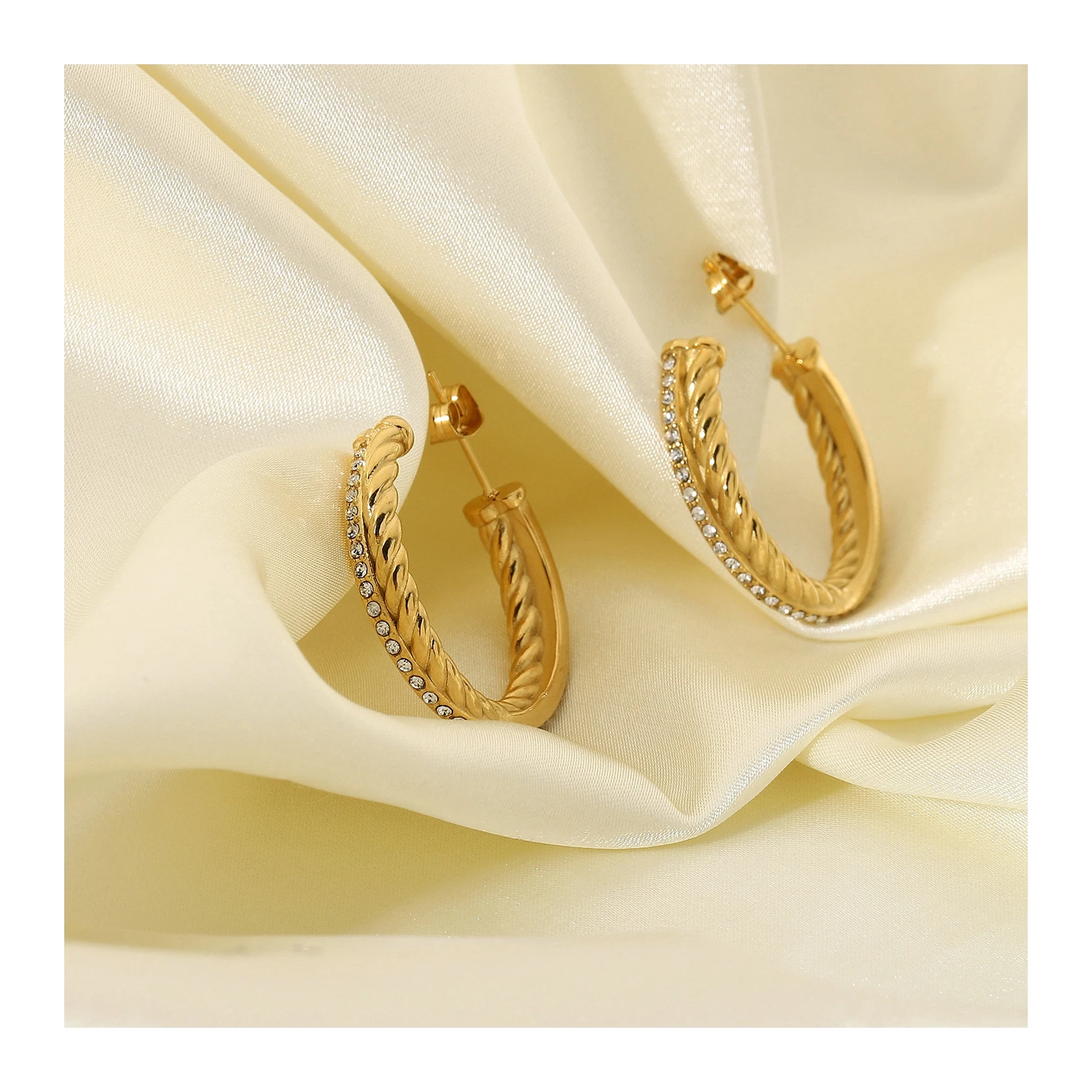 

New type allergy free jewelry 18k gold plated earring hoops stainless steel c-shaped smooth hollow earrings aesthetic 2021, As the picture shows