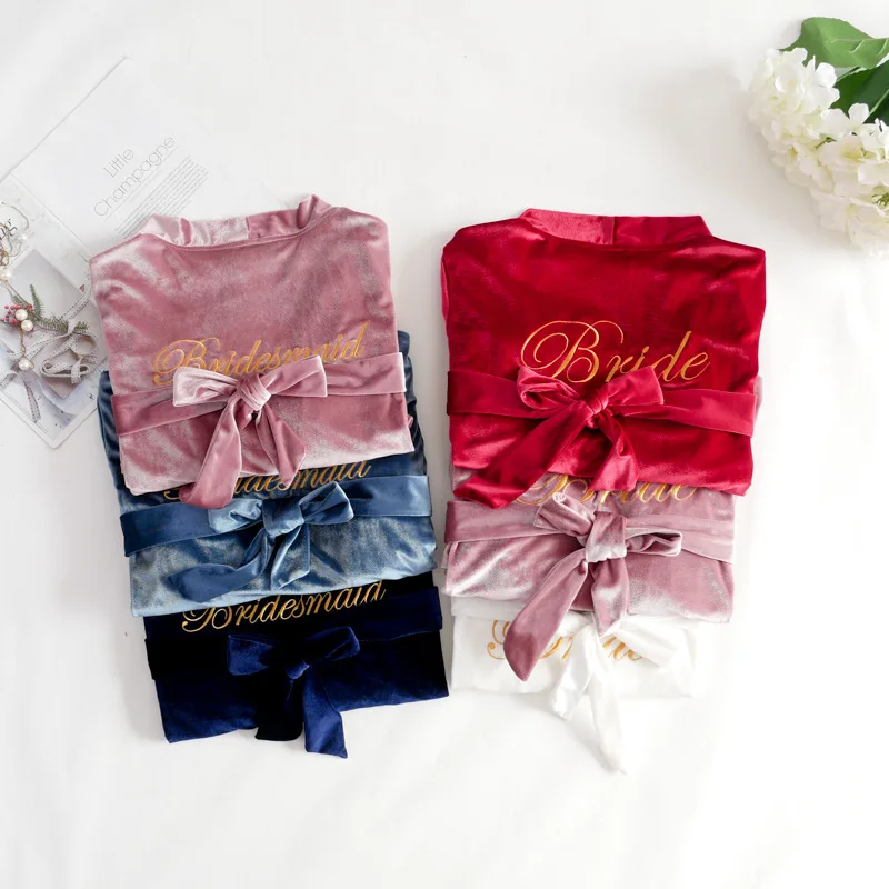 

Wholesale Velvet Wedding Gown for Bride and Bridesmaid