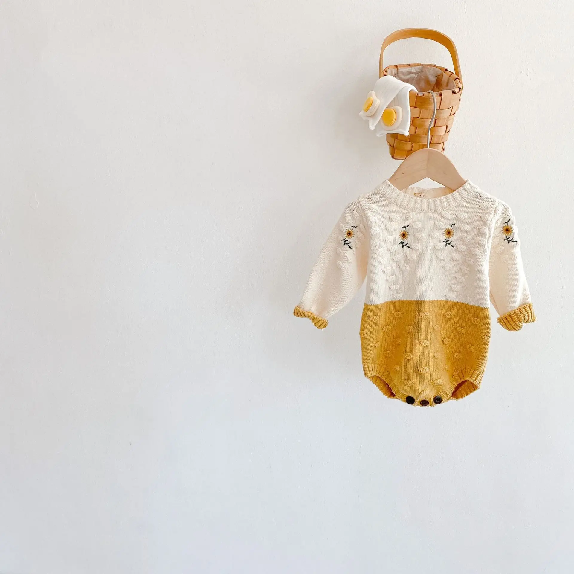 

2021 spring clothes baby girl sunflower embroidered knitted sweater jumpsuit triangle fart haha clothes climbing clothes