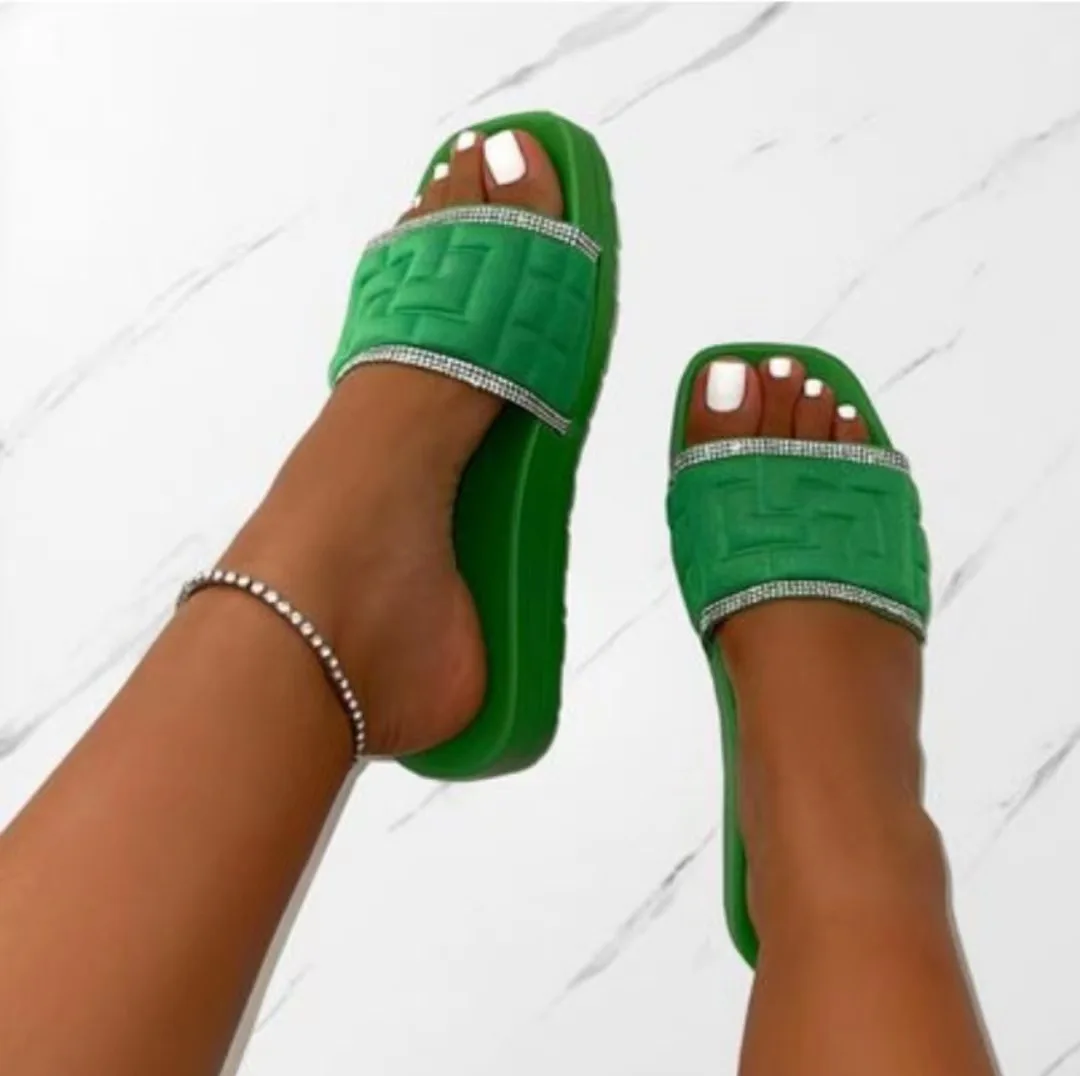 

BUSY GIRL LJ01 2023 New size shoes summer beach slides slipper sandals slippers for women flat sandals slippers