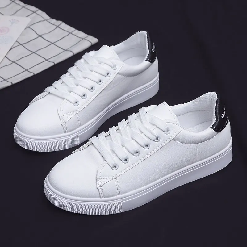 

2022 spring and autumn new women's flat shoes casual platform sneakers fashion comfortable women's shoes.