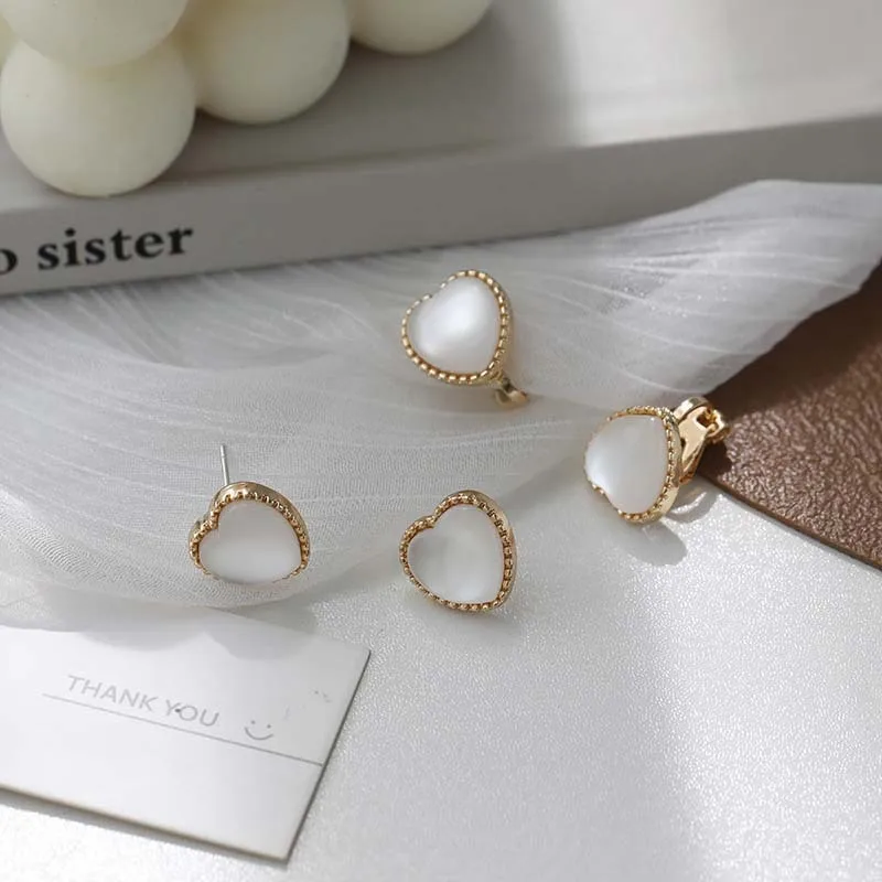 

Vershal A759 Chic Gold Plated Minimalist Cute Acrylic Heart Delicate Stud Earrings For Women