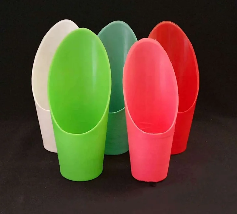 

Plastic feed scoop, Red,green,blue,orange,yellow,purple and all colours