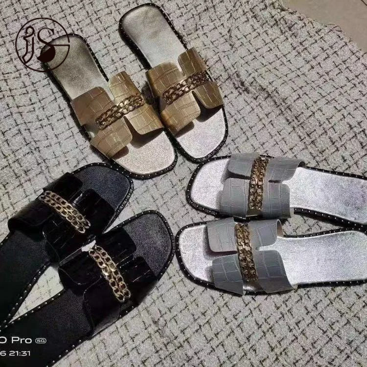 

Amazon 2021 summer new European and American flat beach one-word sandals for women