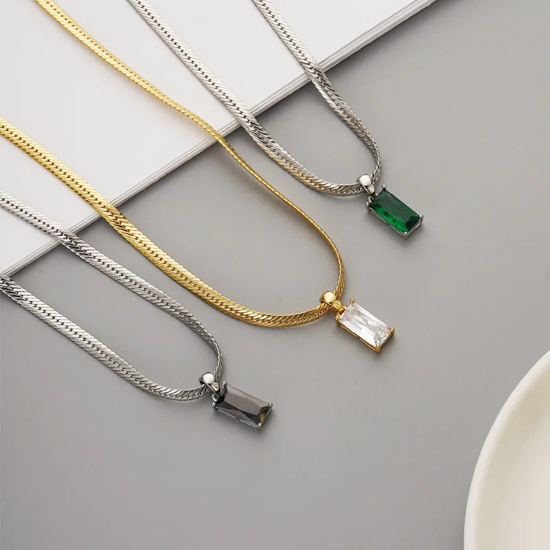 

Chic Fine Jewelry Crystal Square Emerald Gemstone Pendant Necklace Stainless Steel Snake Bone Chain Statement Necklace