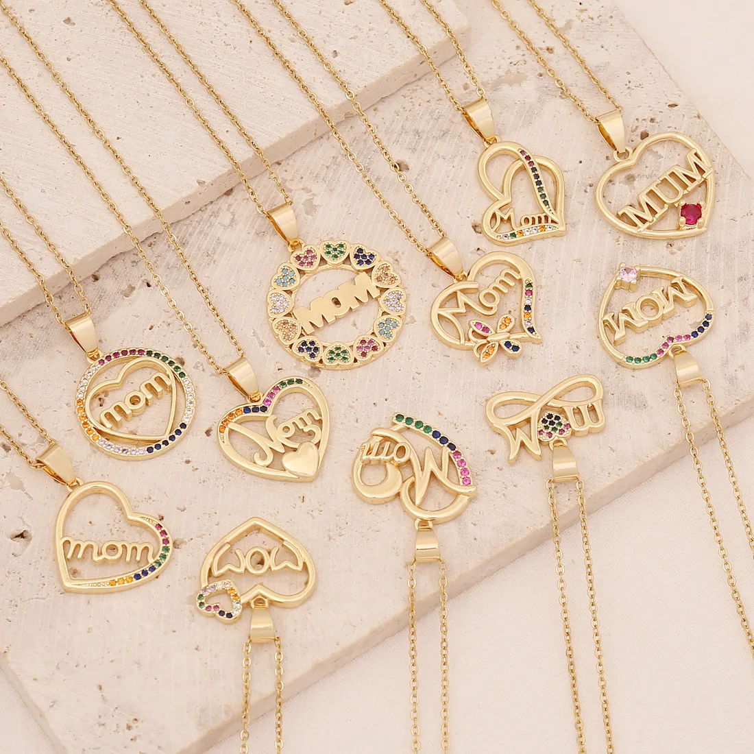 

New Arrivals Gold Plated Personalized Mom Letter And Heart Pendant Necklace For Mother's Day Gift