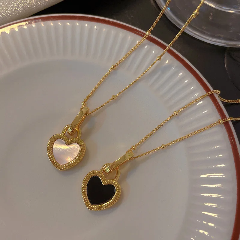 

New Hot Selling Double Side Black Peach Heart Ladies Necklace Fashion Brass Ladies Necklace Jewelry