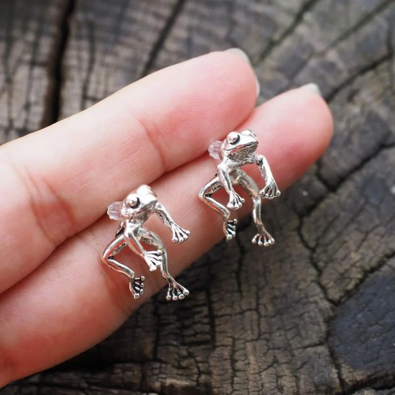 

unique design retro fashion alloy frog women stud earrings