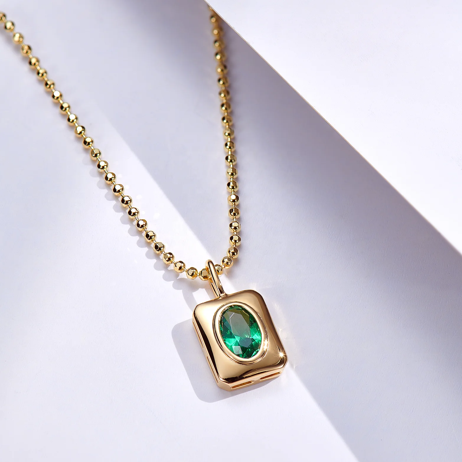 

ladies clavicle necklace Emerald chain color zircon necklaces