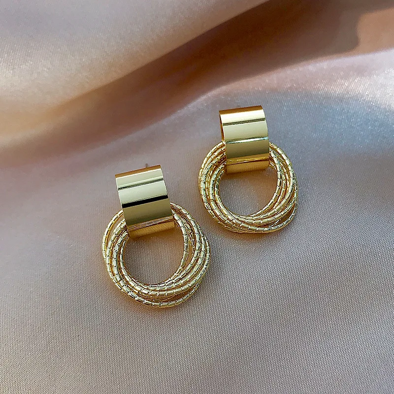 

Retro Metallic Gold Multiple Small Circle Pendant Earrings 2021 New Jewelry fashion Wedding Party Unusual Earrings For Woman