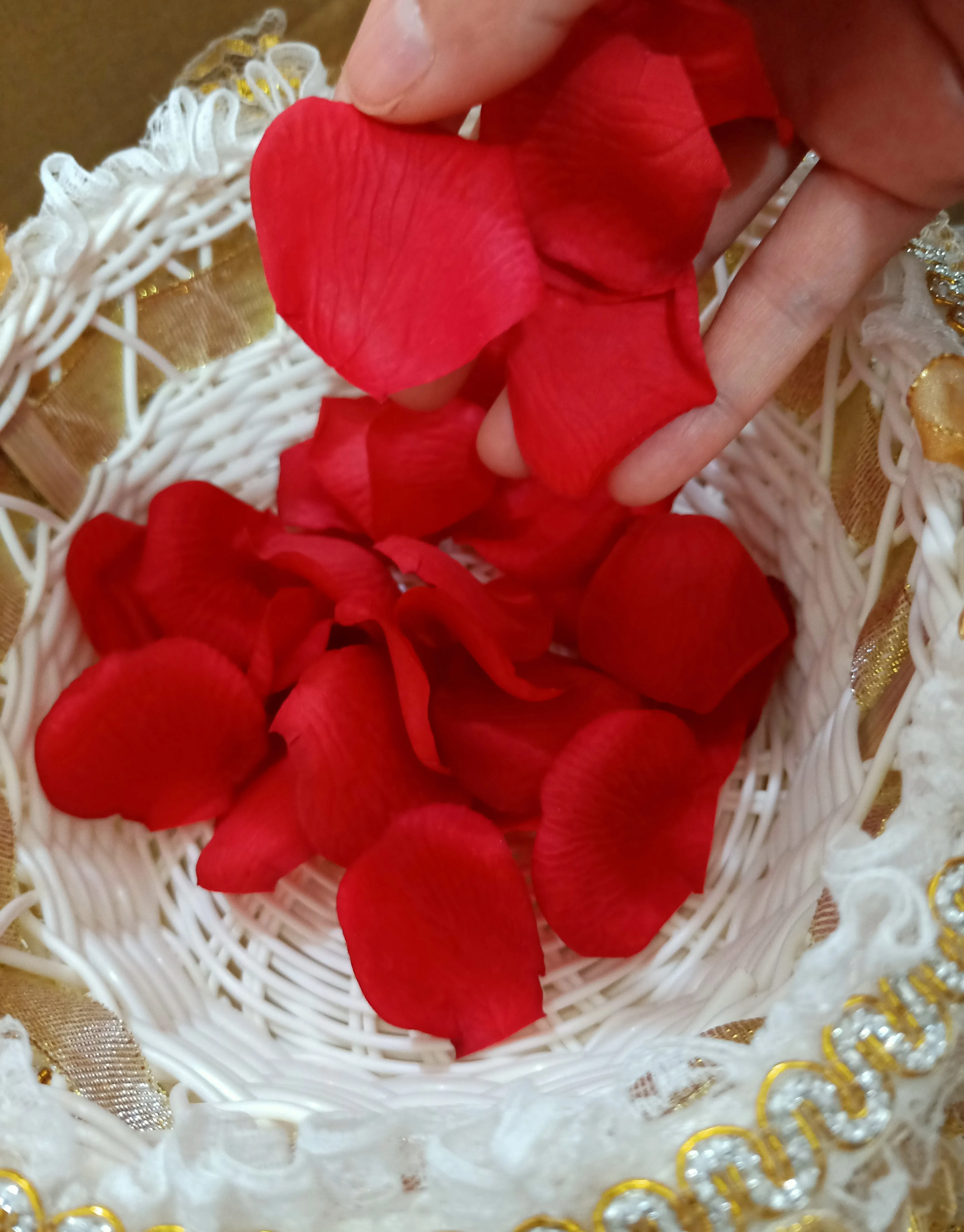 Valentine's Day Hot Sale Romantic Proposal Scene Decoration Real Touch Artificial Rose Flower Petals for Wedding