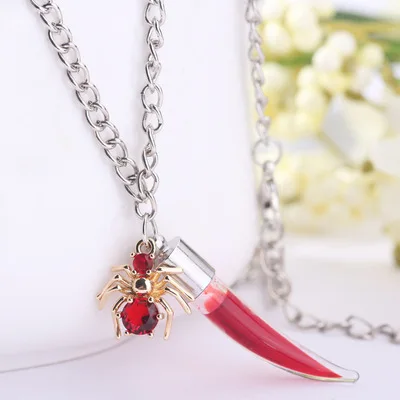 

Hot Sale Horror Ghost Blood Bottle Pendant Necklace Spider Vampire Bat Halloween Carnival Necklace for Women, Red