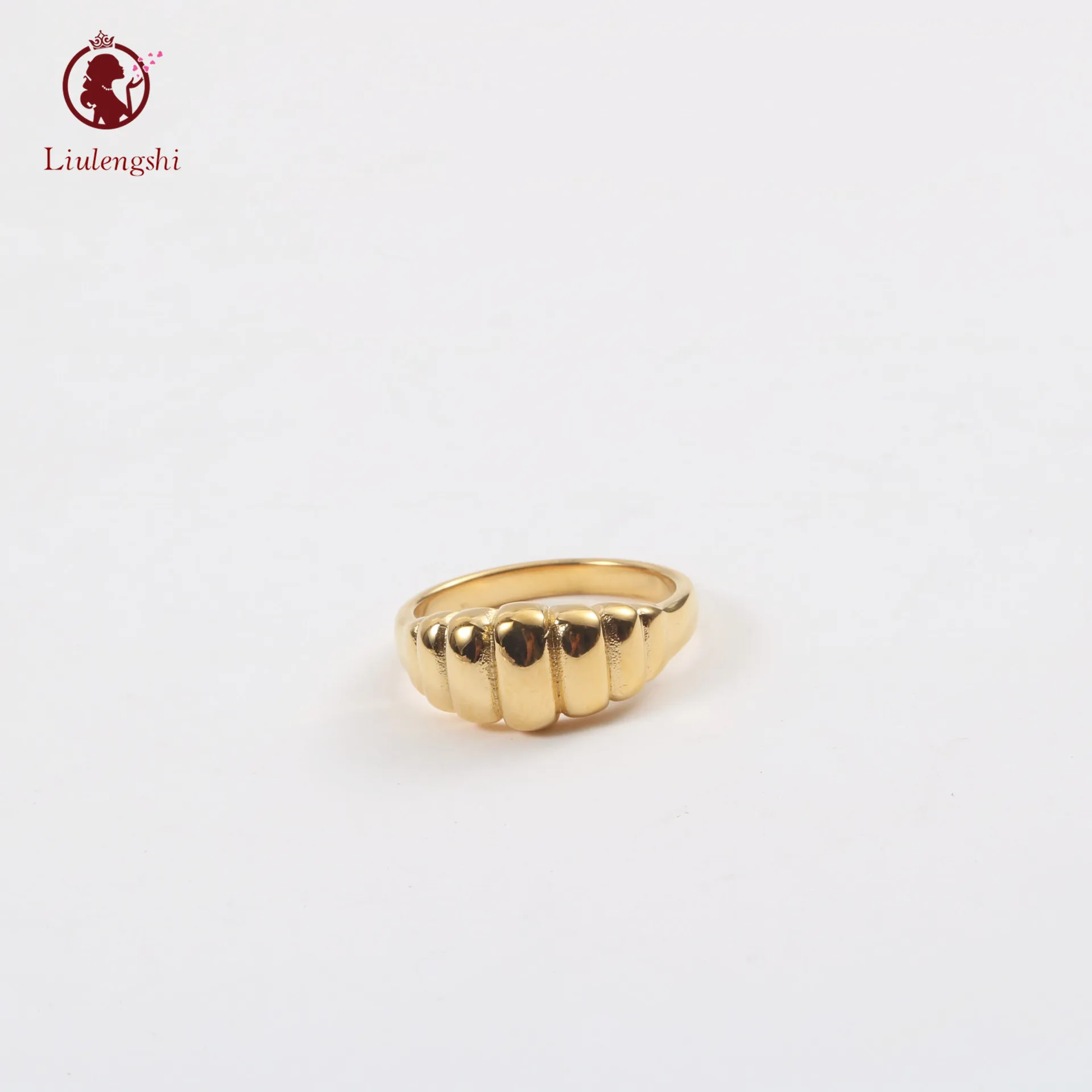 

18K Gold IP Plating Stainless Steel Striped Dome Ring Engraved Stripe Bread Croissant Grain Signet Ring