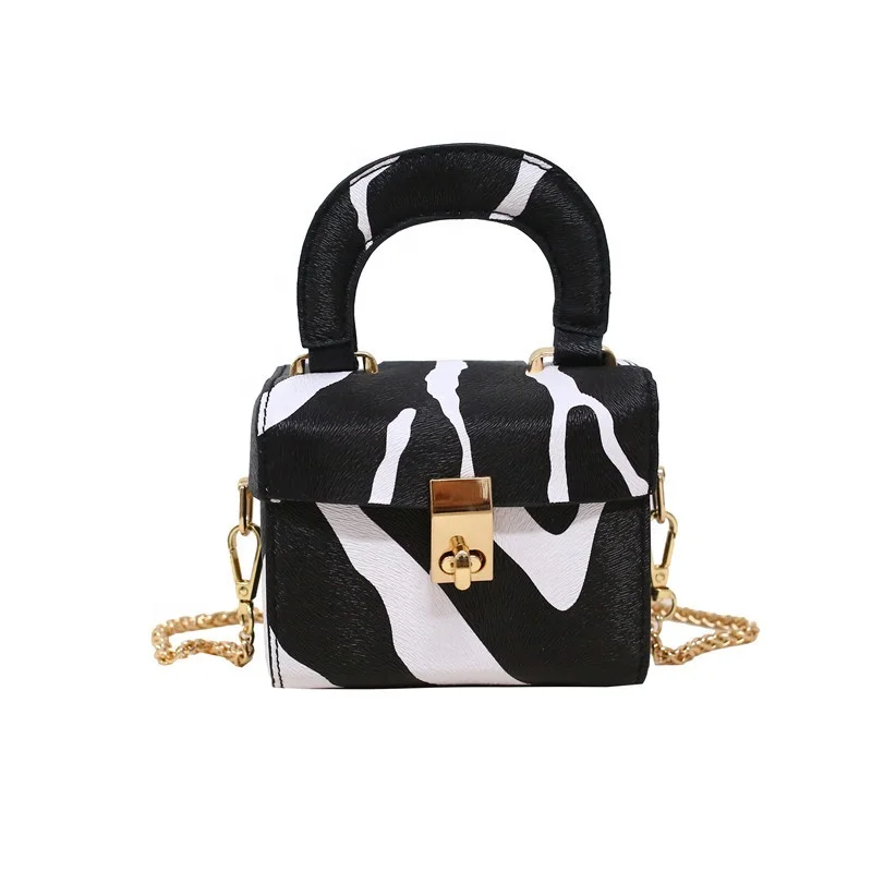 

Wholesale Fashion Fleece Cow Square Handbags for Ladies Cross Chain Shoulder Girl Hand Bags Purses Mini Cute Women Bags 2021