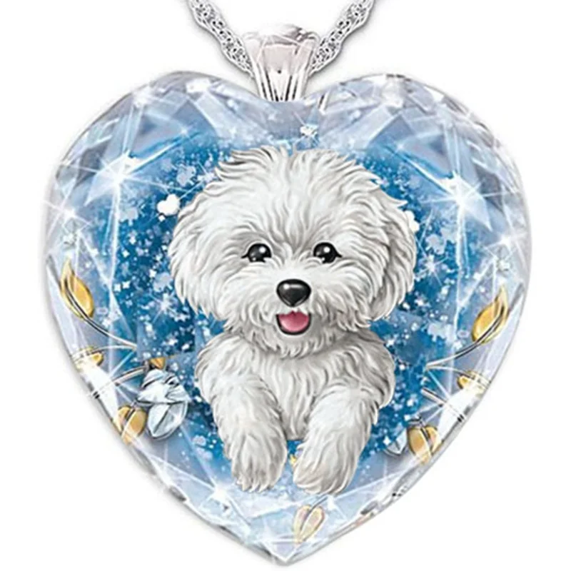

The cute dog Bichon friend sent it from above, making people's heart beating With all their love necklaces