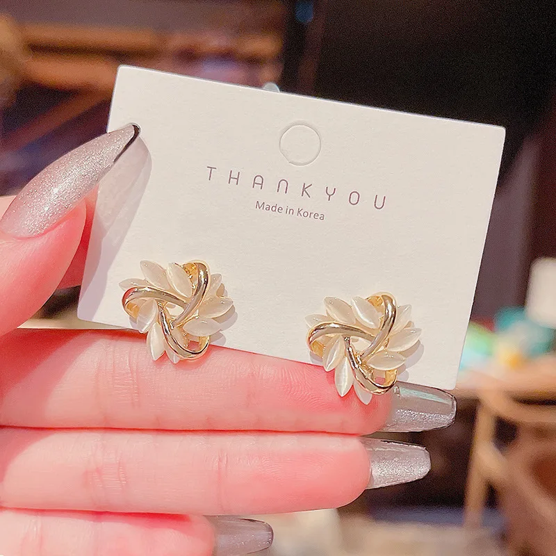 

Vershal A654 French Style 18k Gold Plated Minimalist Retro Flower Stud Earrings For Women